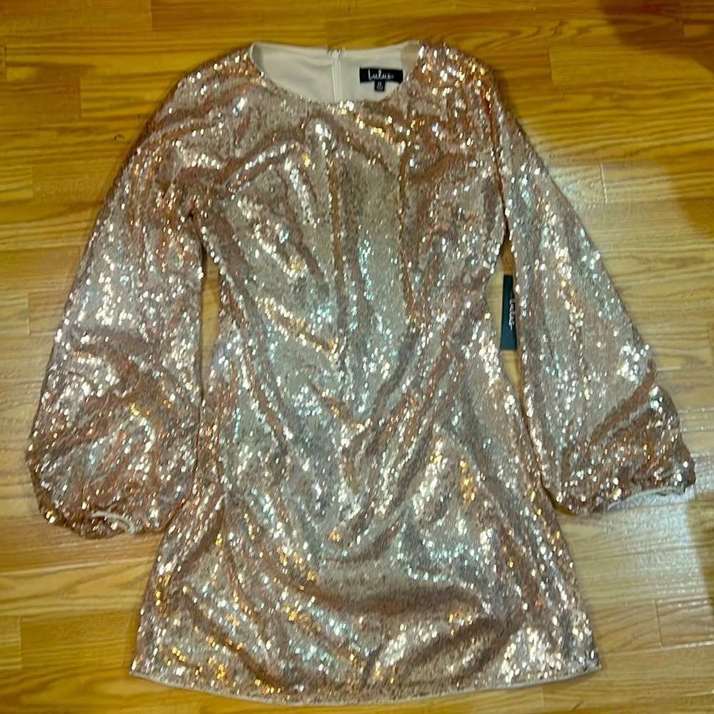 Lulu‘s rose gold, metallic sequin, long sleeve, mini dress, medium NWT